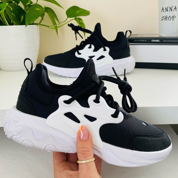 Nike Shoes - New Nike react presto black Running shoes